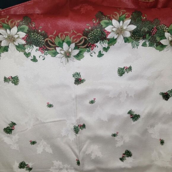 Large Christmas Jacquard Tablecloth Red White Poinsettas Mistletoe 100x58" Sheen - Picture 2 of 10